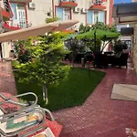 Julia Hotel