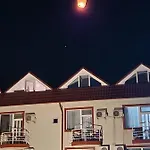 Julia Hotel
