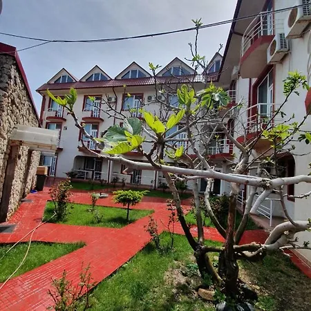 Julia Hotel 3*