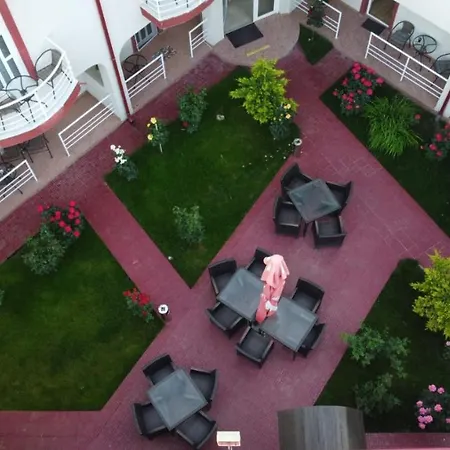 Julia Hotel