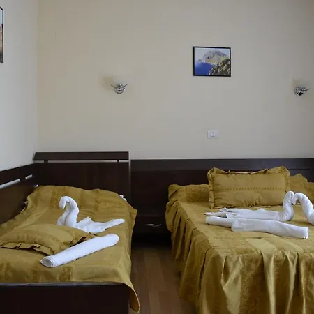 Julia Hotel 3*