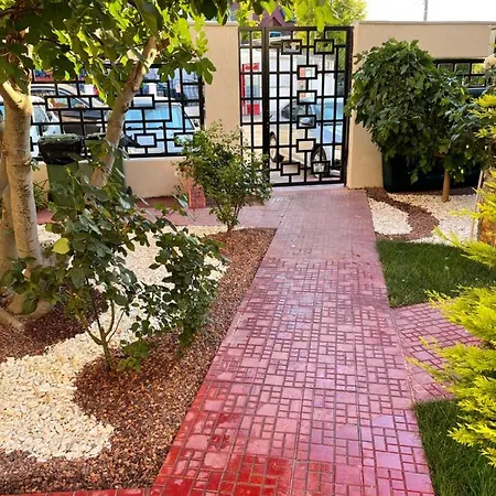 Julia Hotel