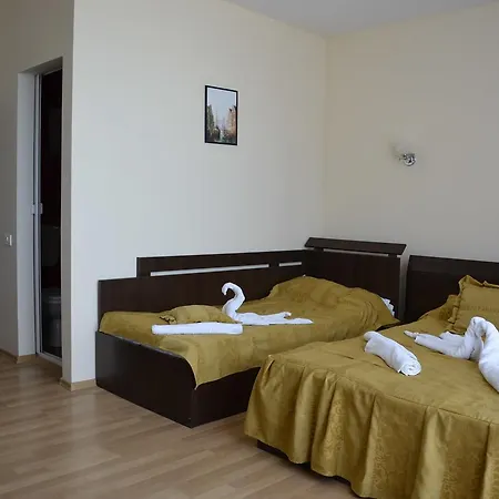 Julia Hotel
