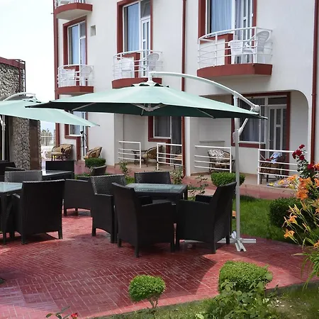 Julia Hotel